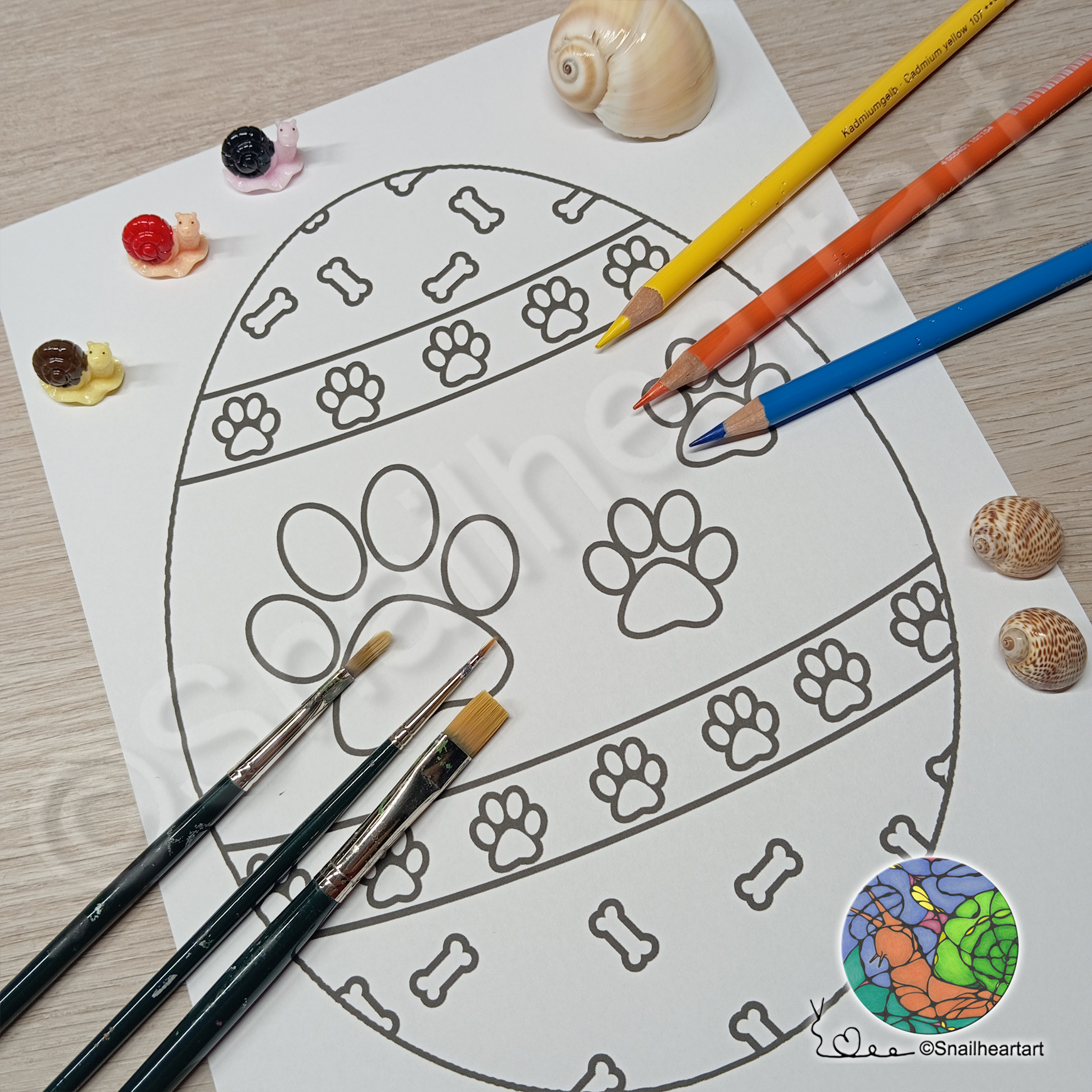 Osterei mit Pfoten – Süße Malvorlage für kleine Tierfreunde