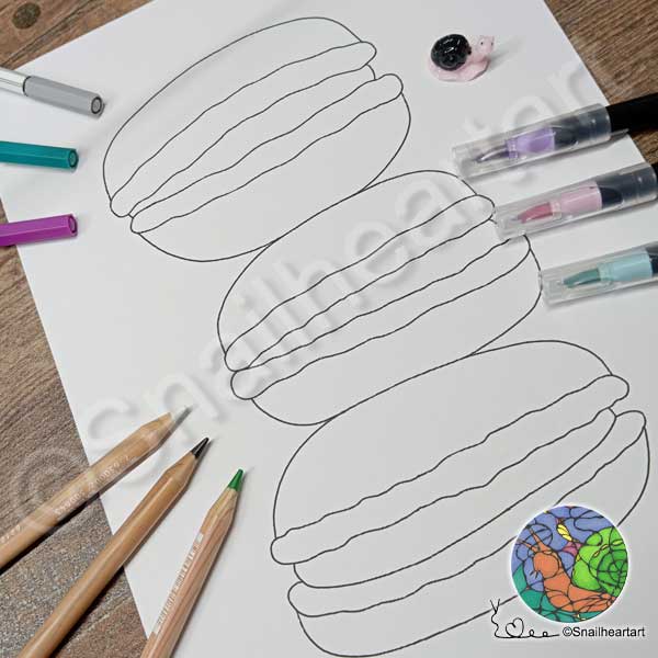 Ein süßer Stapel Macarons – Malvorlage zum Ausmalen