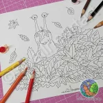 Süße Schnecke im Laubhaufen – Malvorlage für den Herbst 🐌